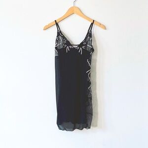 la Vie en Rose Black Pink White Floral Lace Mesh Plunge Nightie Chemise Lingerie